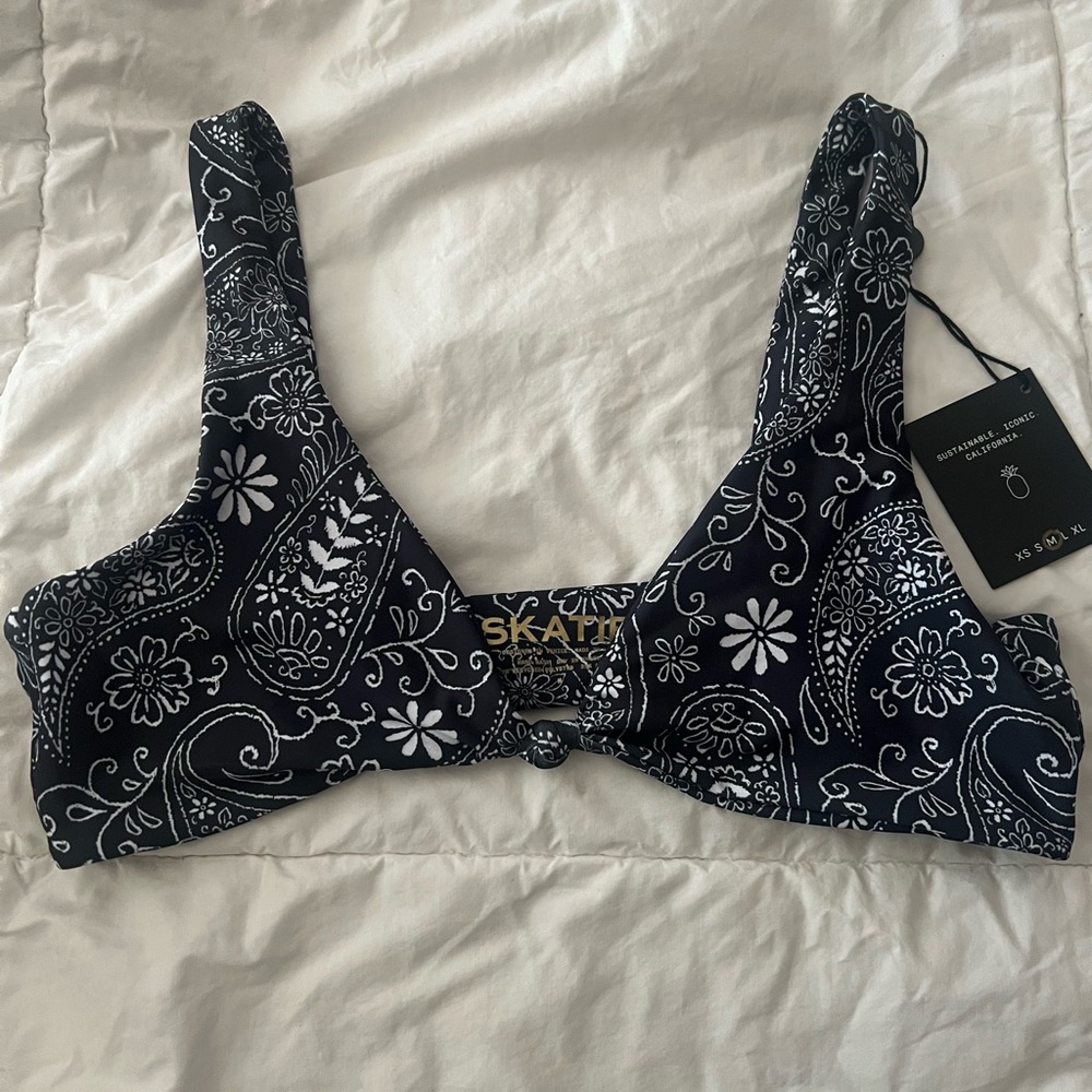 Skatie Penny top in Jackson